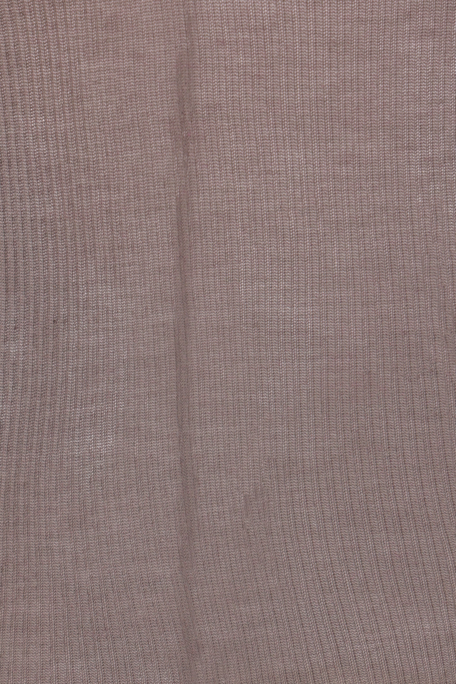 A ribbed tank top made of jersey fabric.