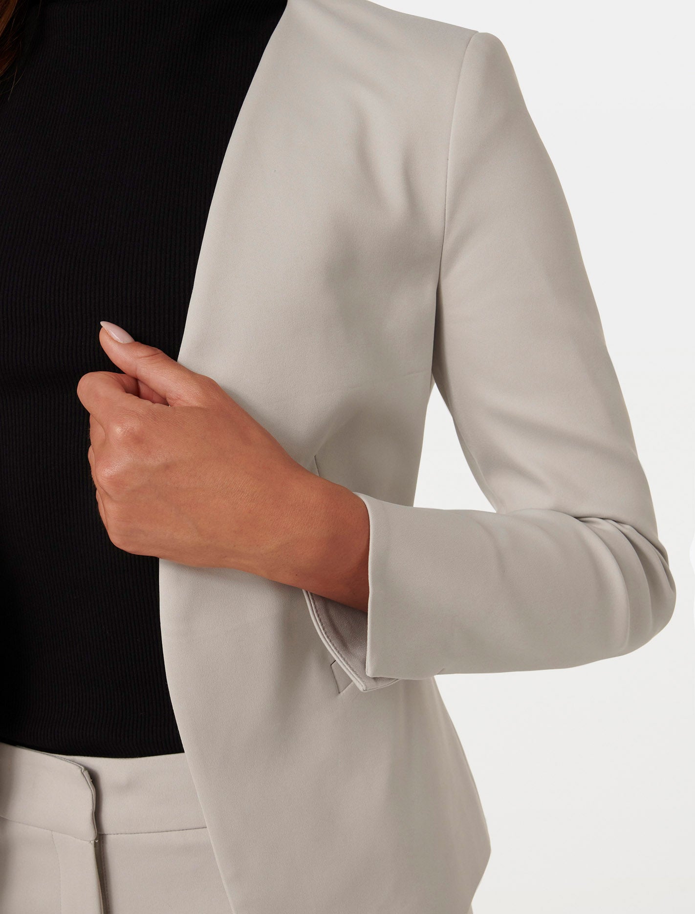 Alyssa Fitted Blazer - Find the perfect Alyssa blazer for a flattering fit and polished look.