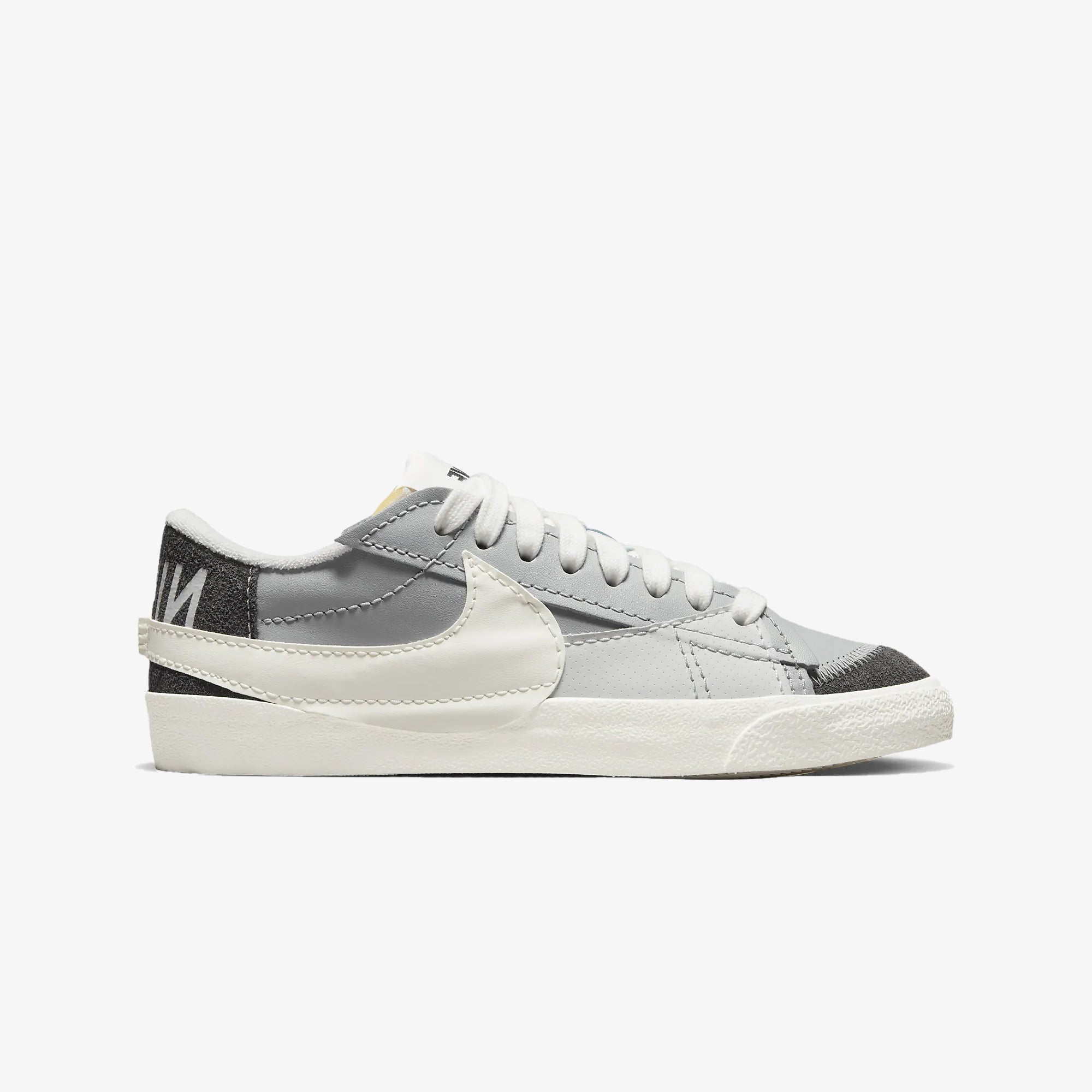 Blazer Low '77 Jumbo SE Lt Smoke Grey Sail Photon Dust.