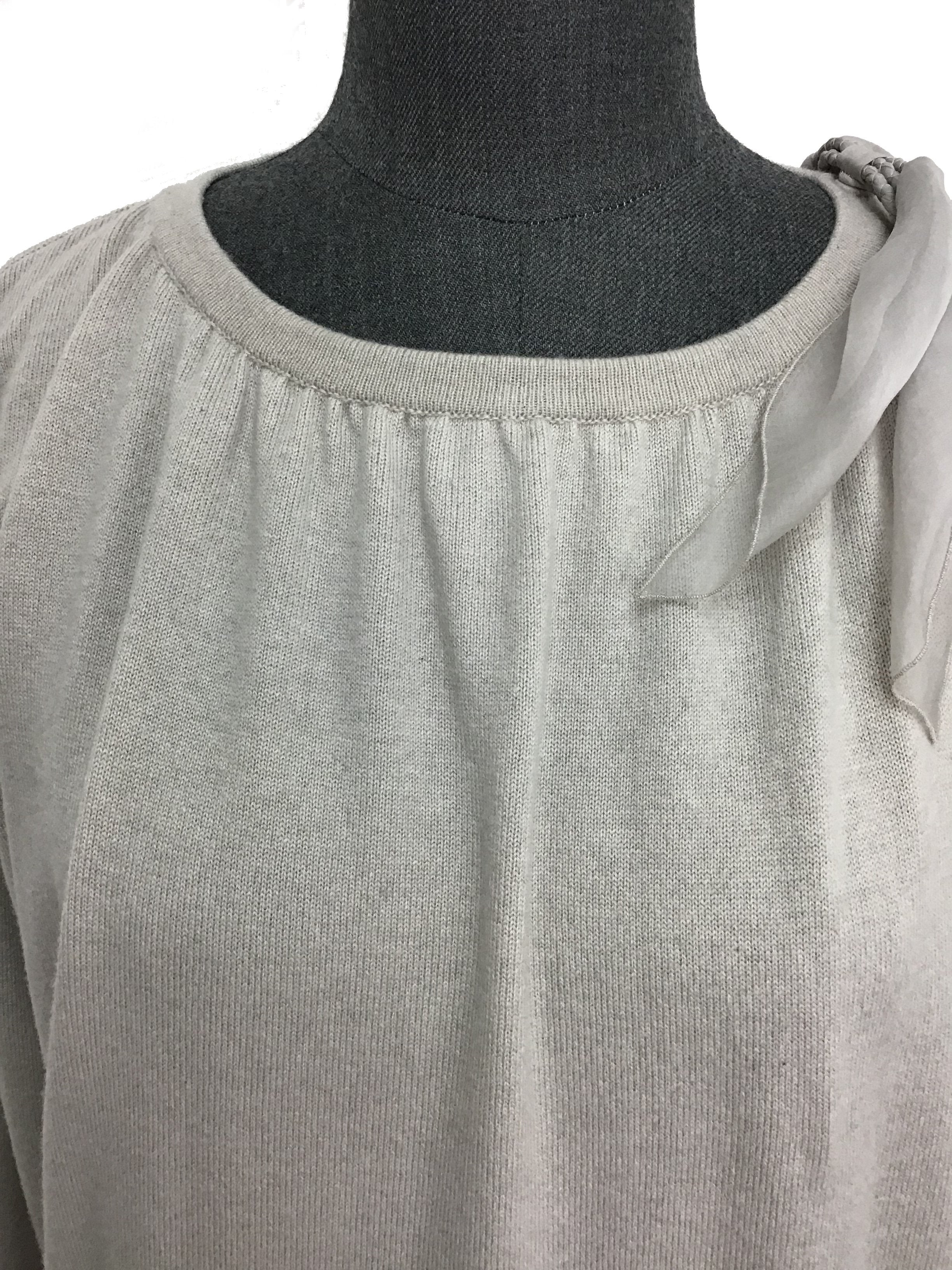 Brunello Cucinelli Cashmere Cold-Shoulder Sweater Keywords: Brunello Cucinelli, cashmere, cold-shoulder, sweater.