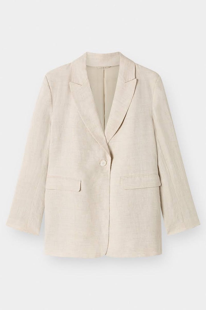 Classic linen blazer.