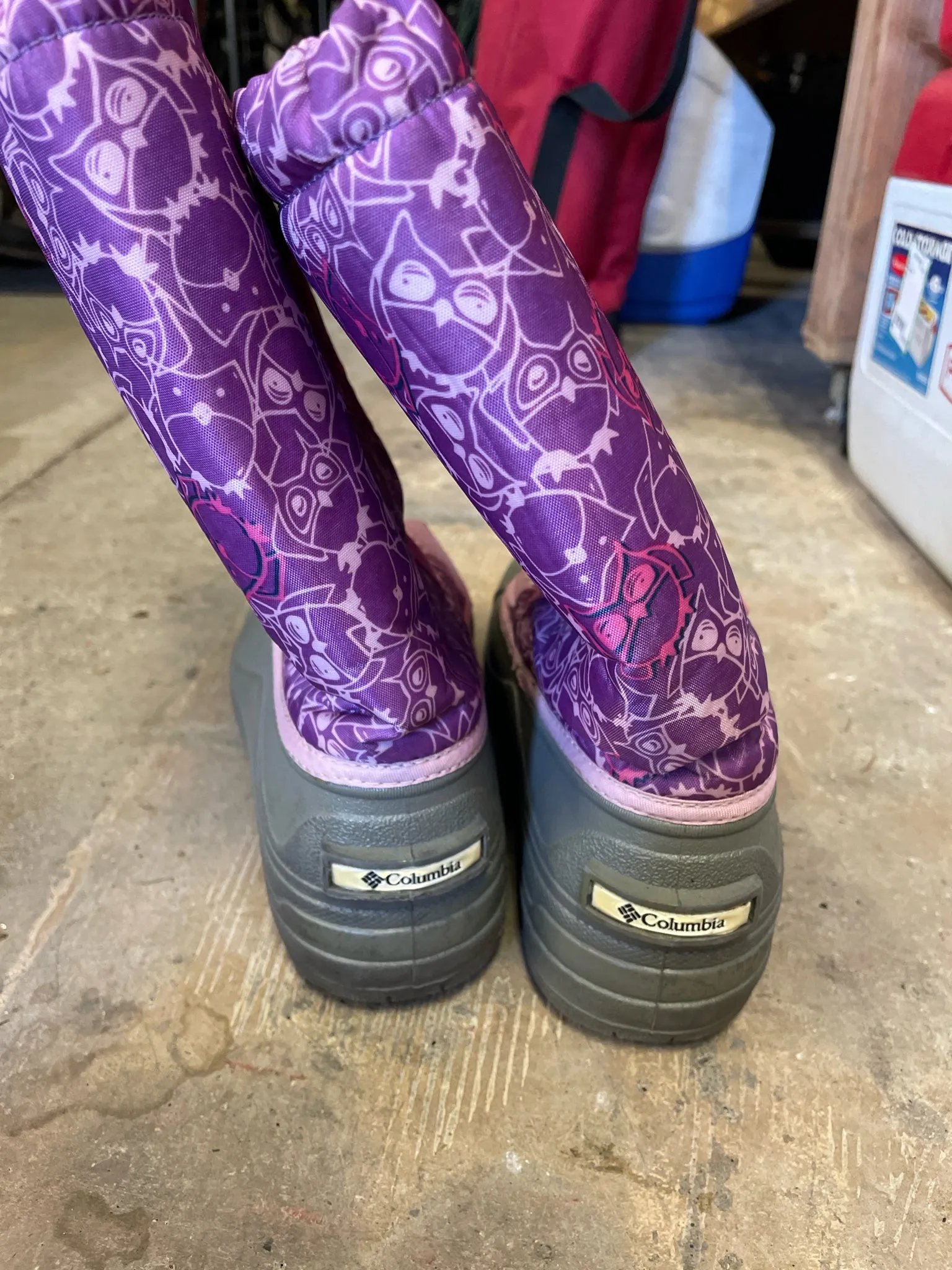 Columbia snow boots size 7 for women.