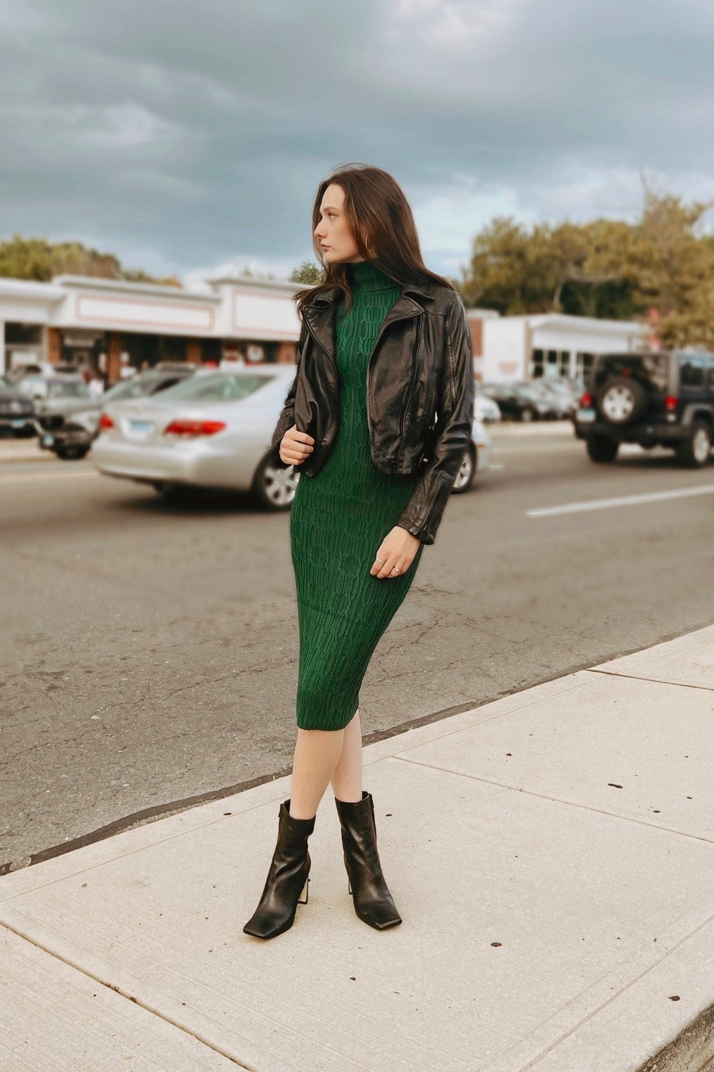 Emerald Green Ribbed Turtleneck Midi Dress