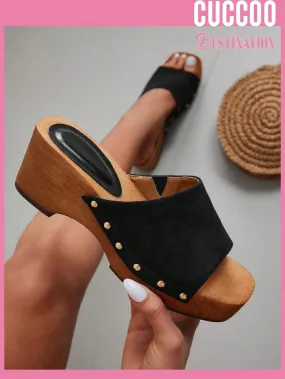 Fashionable wedge platform sandals for spring and summer