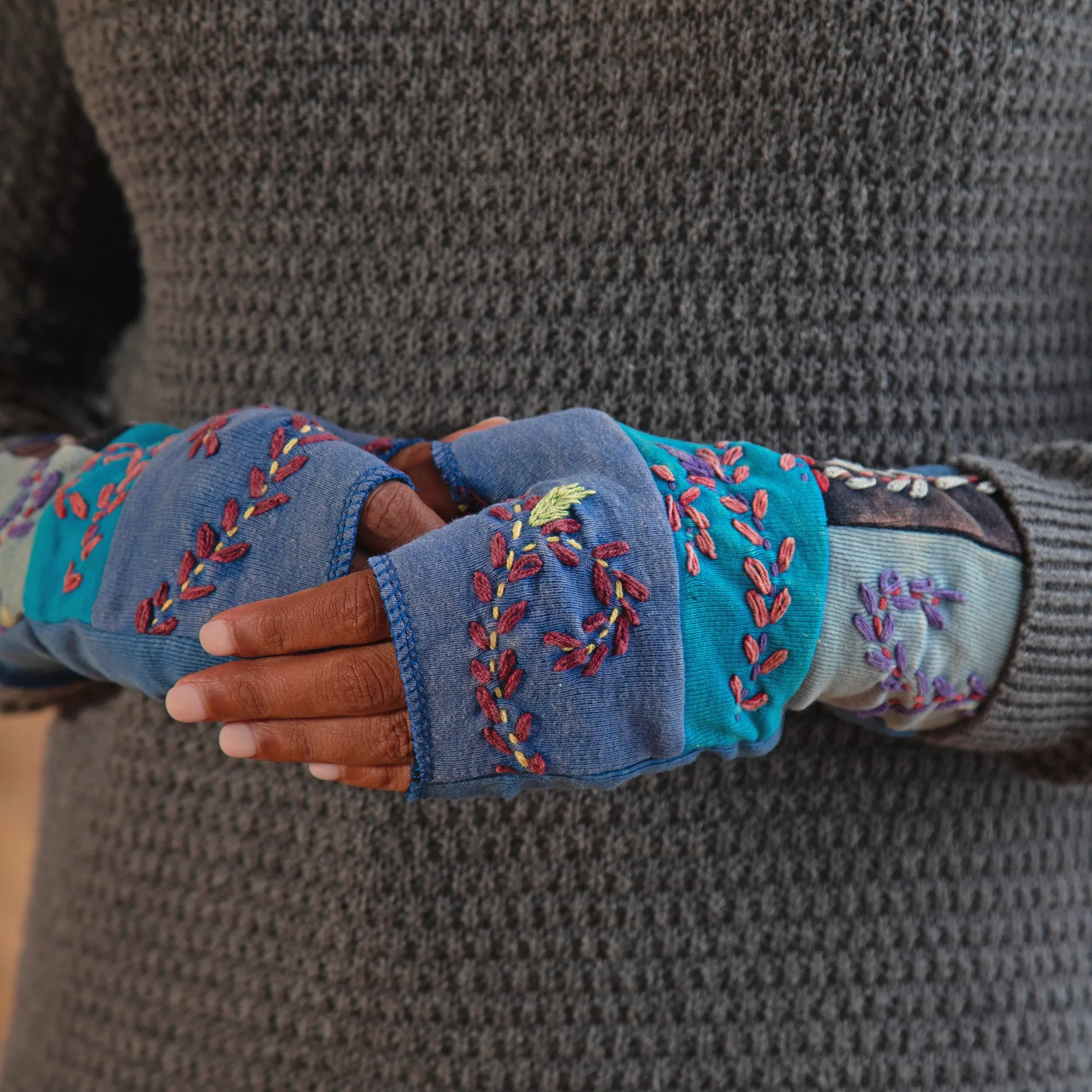 Eden Garden Handwarmers Embroidered