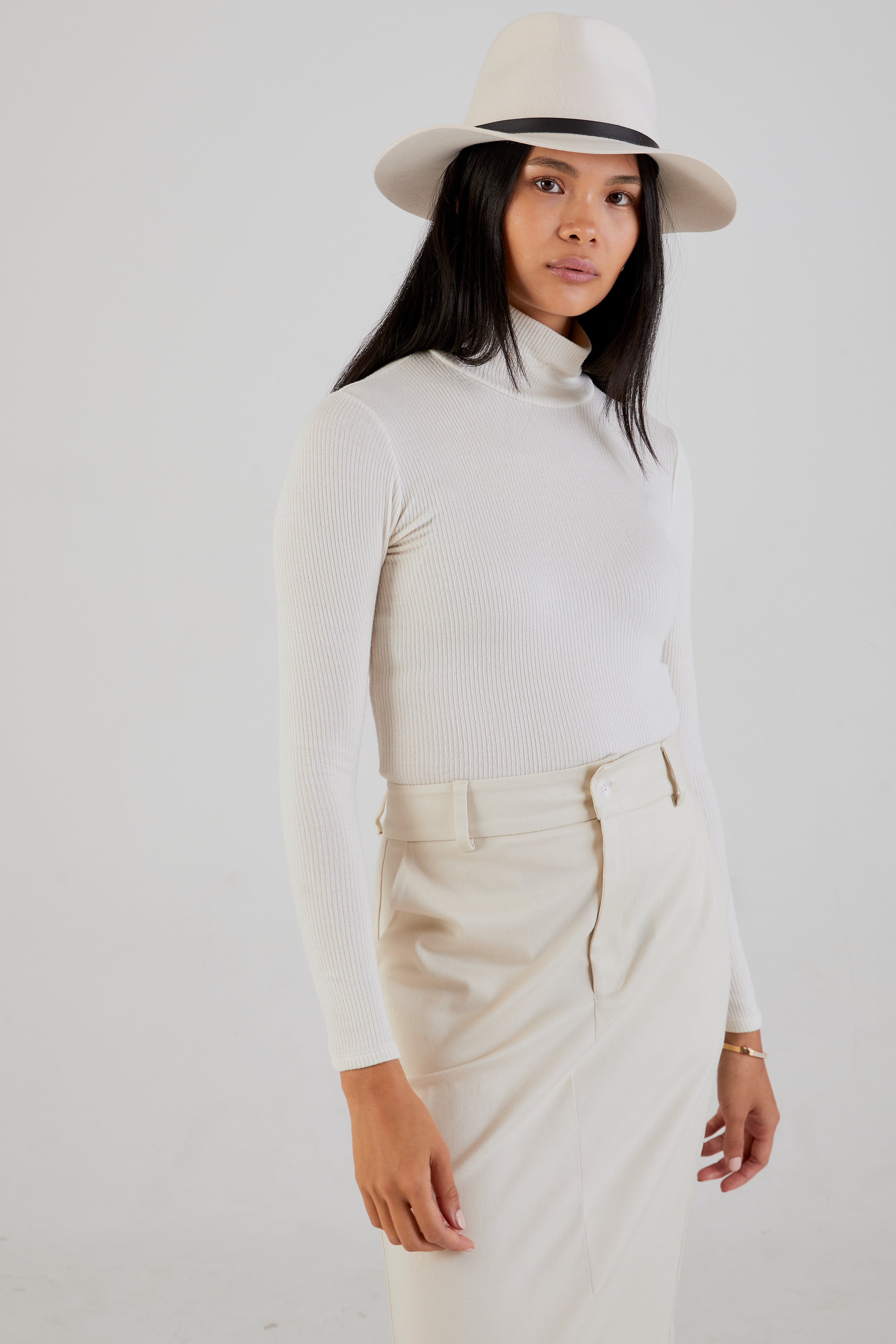 Gardenia Ribbed Turtleneck Archer - Buy Now!