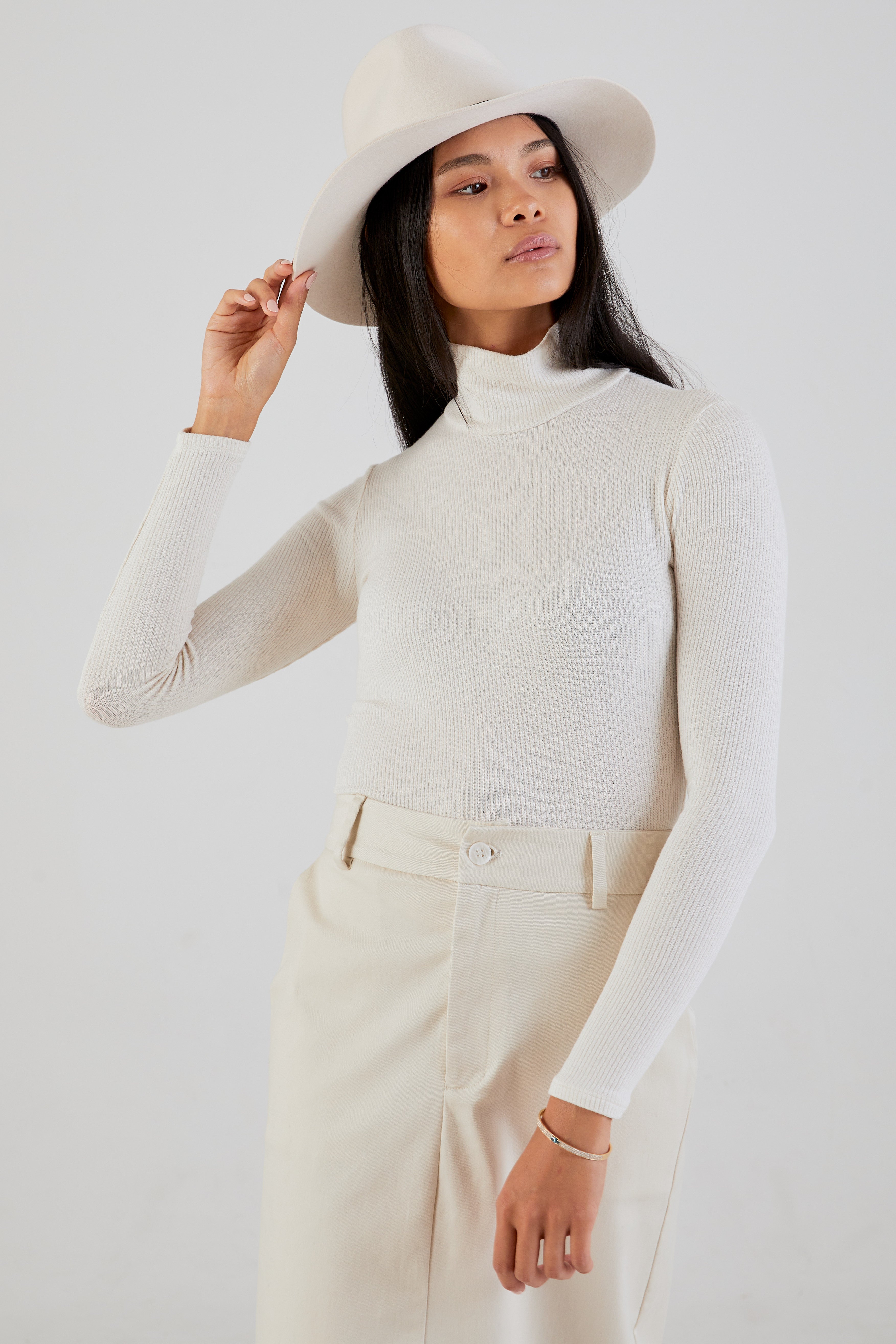 Gardenia Ribbed Turtleneck Archer - Buy Now!