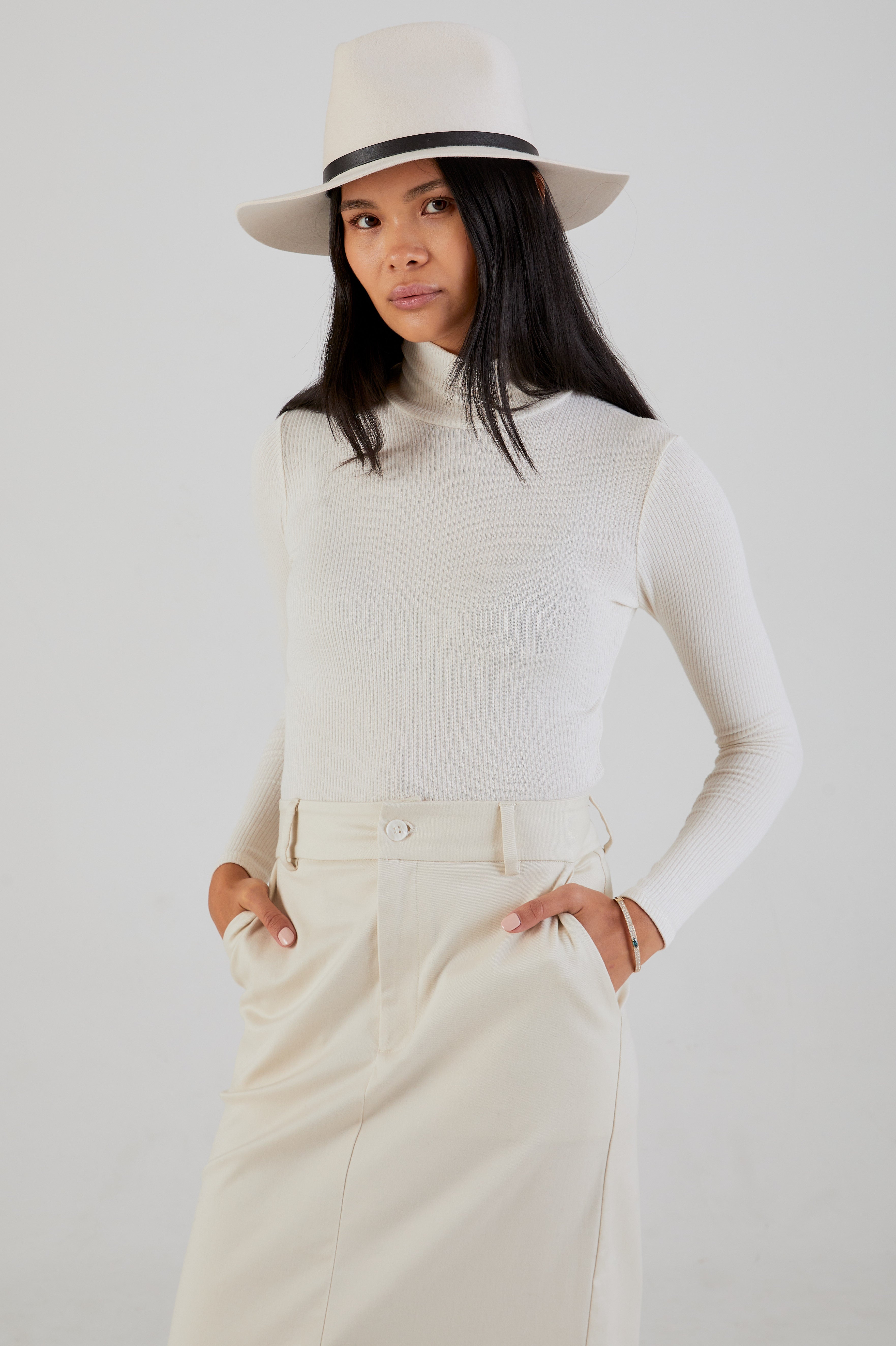 Gardenia Ribbed Turtleneck Archer - Buy Now!