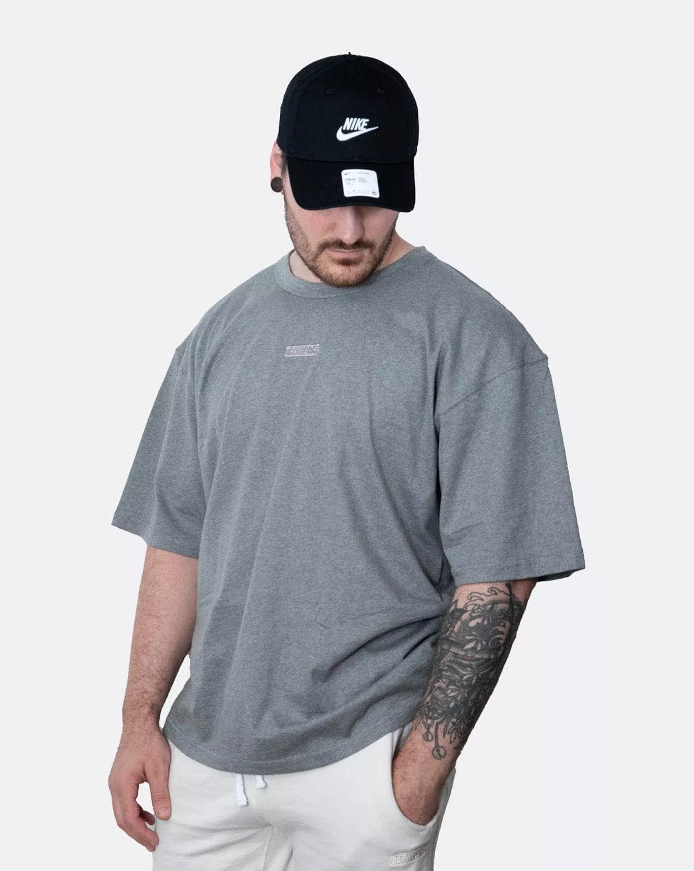 Google-friendly oversized tee for trainers, premium quality.