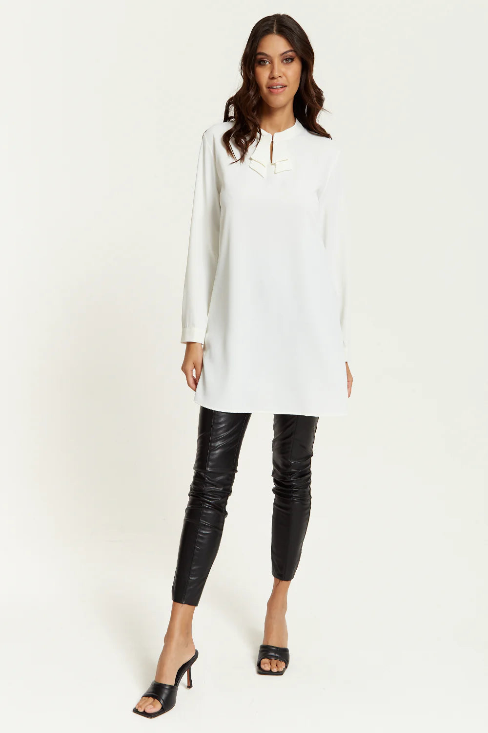 Hoxton Gal Long Sleeve Tunic with Oversized Fit and Detailed Collar