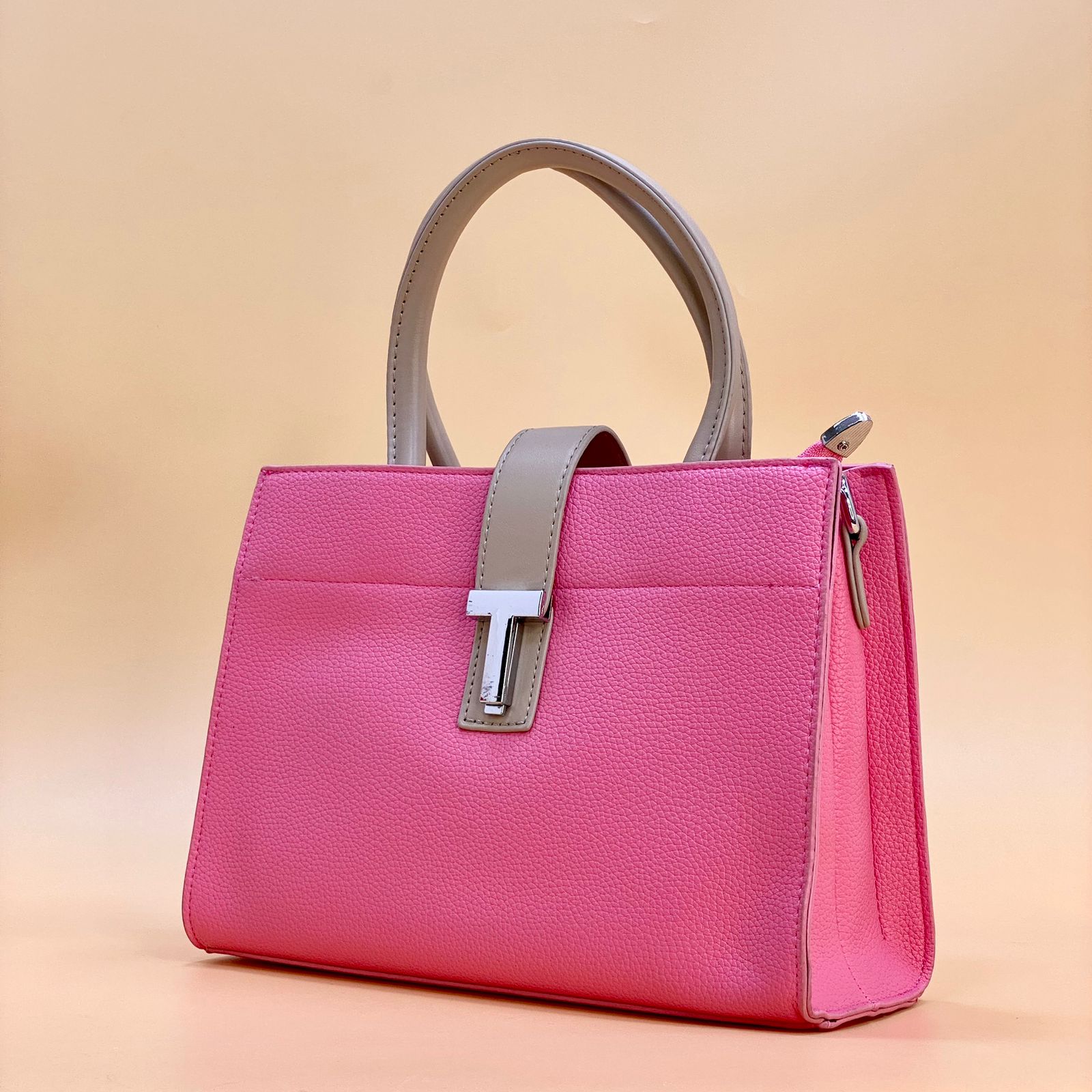 Latest 2023 Collection: Stylish Women's Handbags on Sale - Discounted Price B399