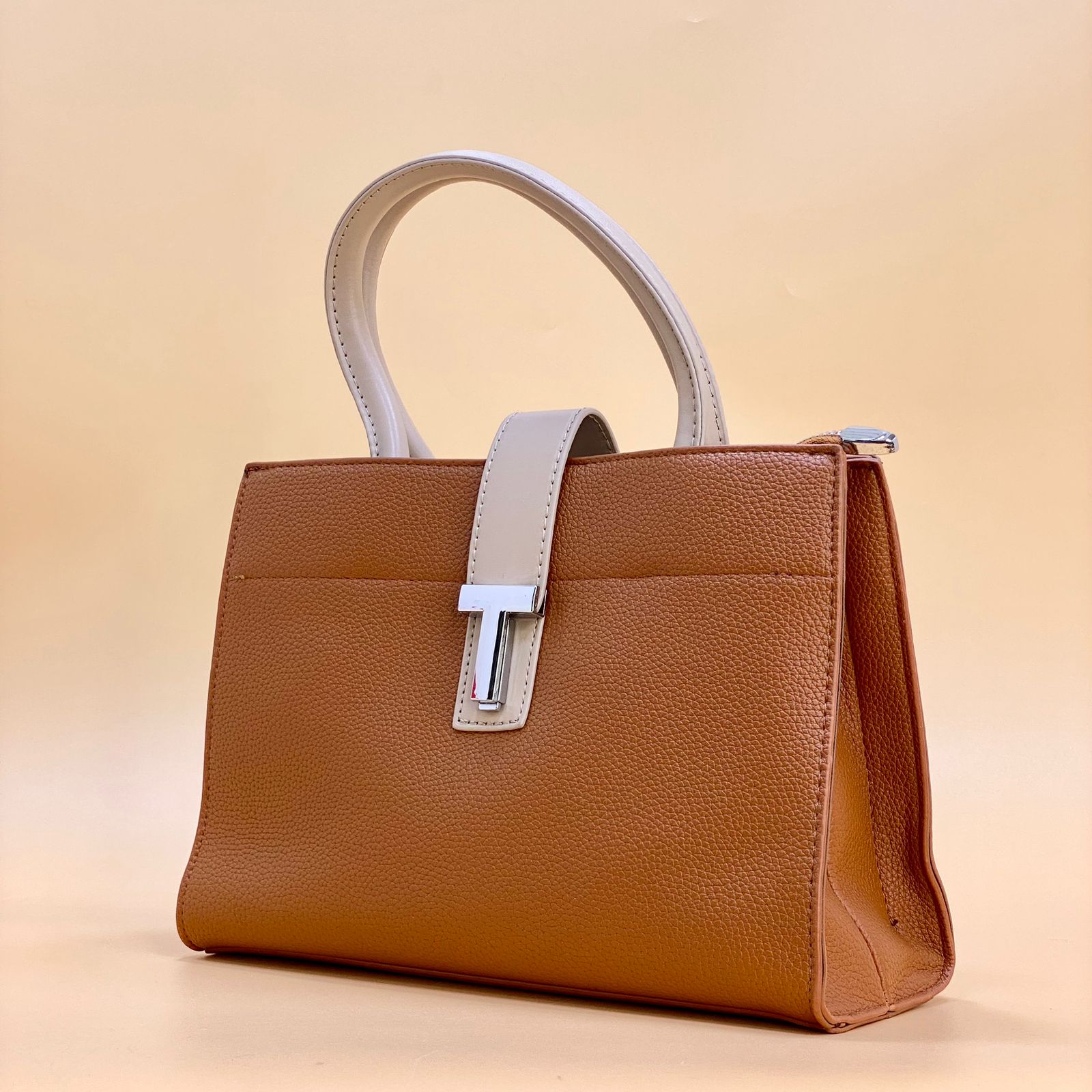 Latest 2023 Collection: Stylish Women's Handbags on Sale - Discounted Price B399