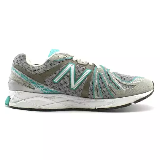 New Balance 890V2 running shoes