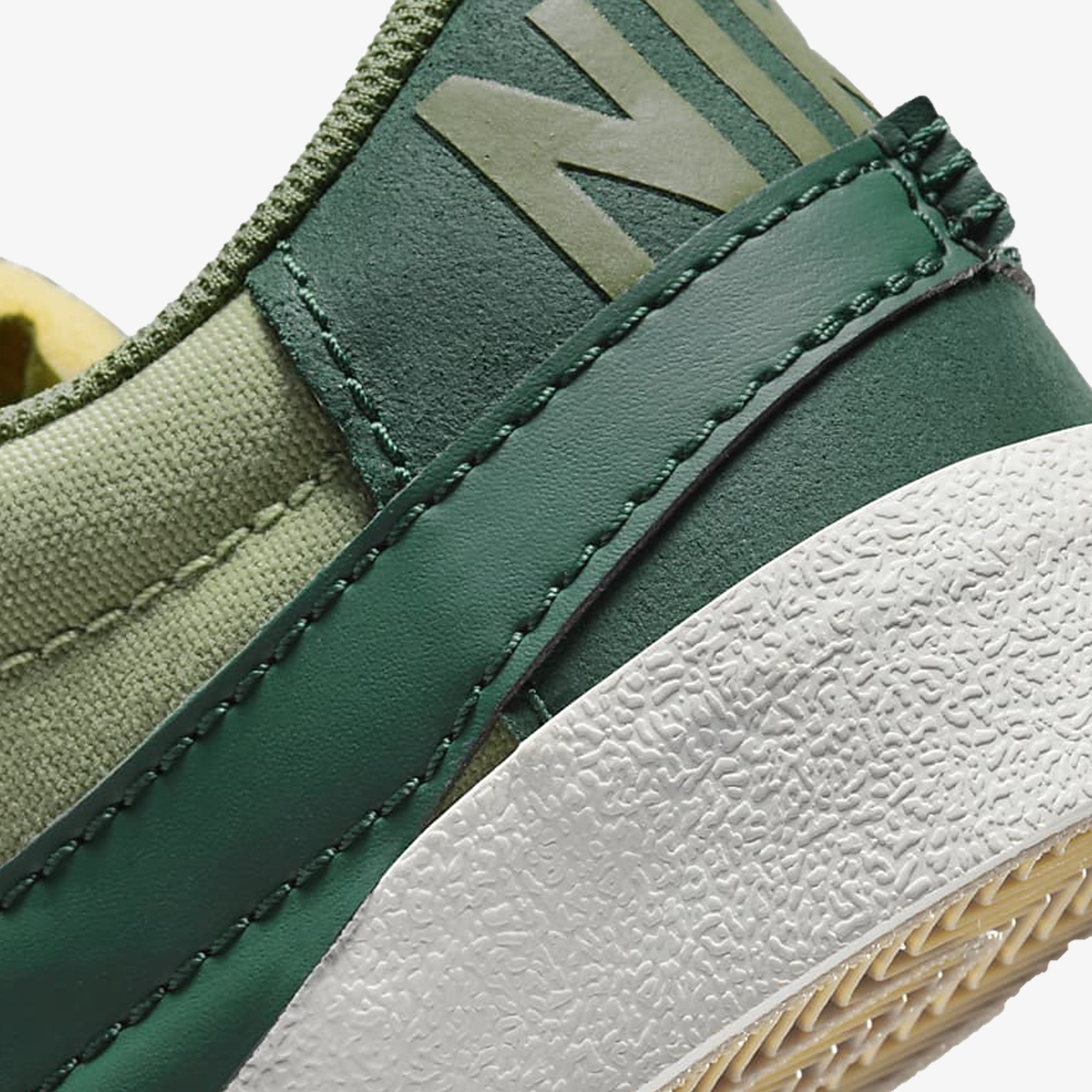 Nike Blazer Low '77 Jumbo - Oil Green/Gorge Green/Treeline/Sail