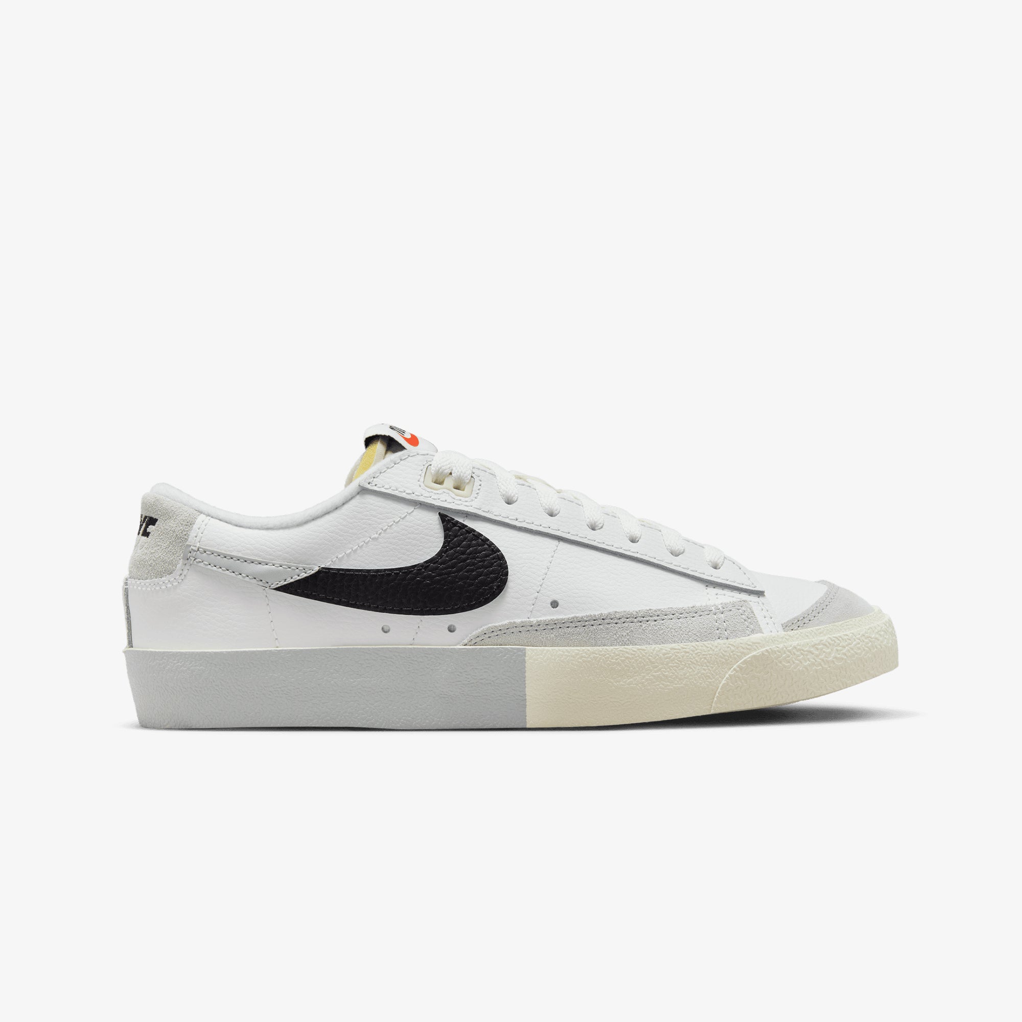 Nike Blazer Low '77 SE Remix Summit White Light Silver Black