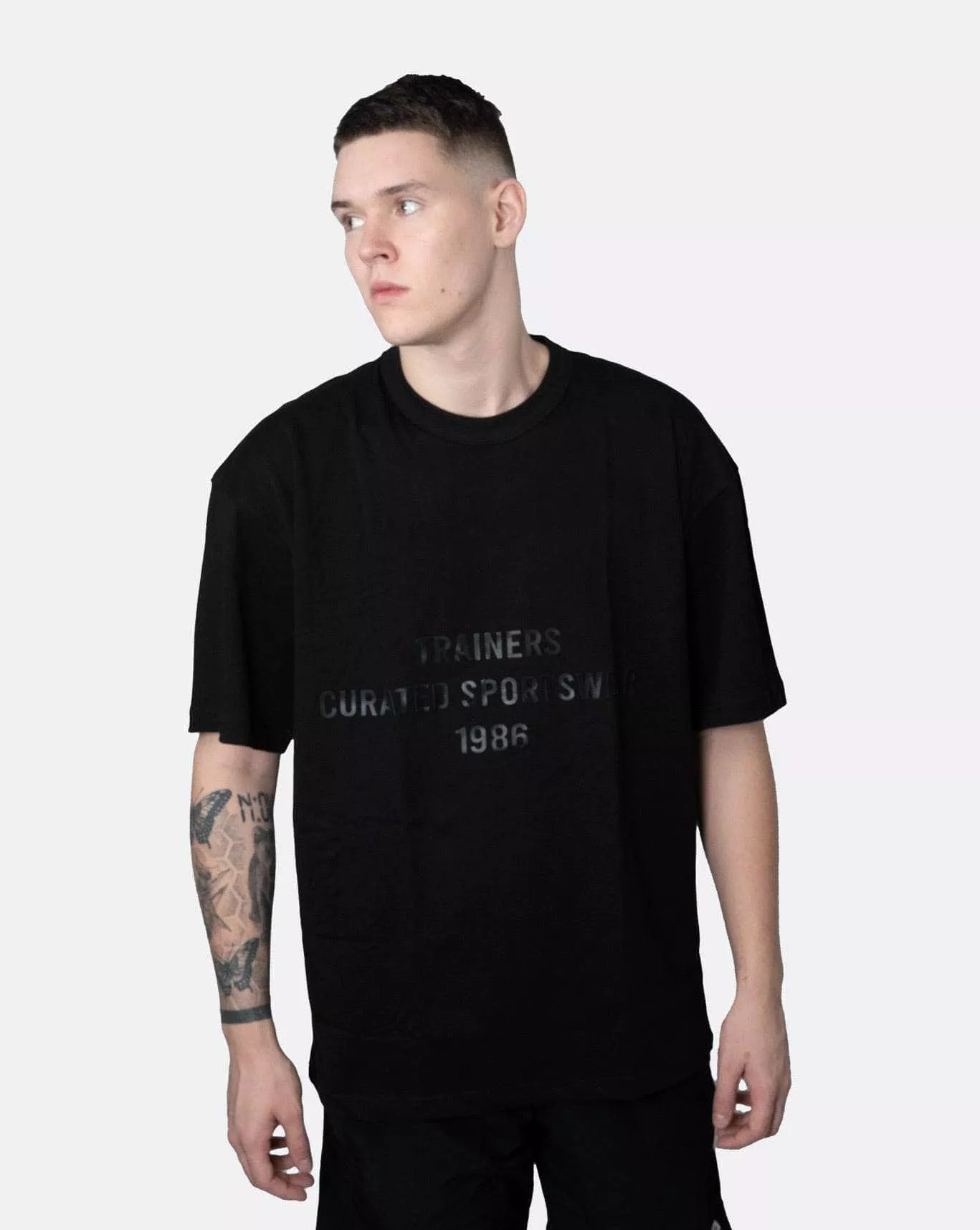 oversized sportswear t-shirt for trainers