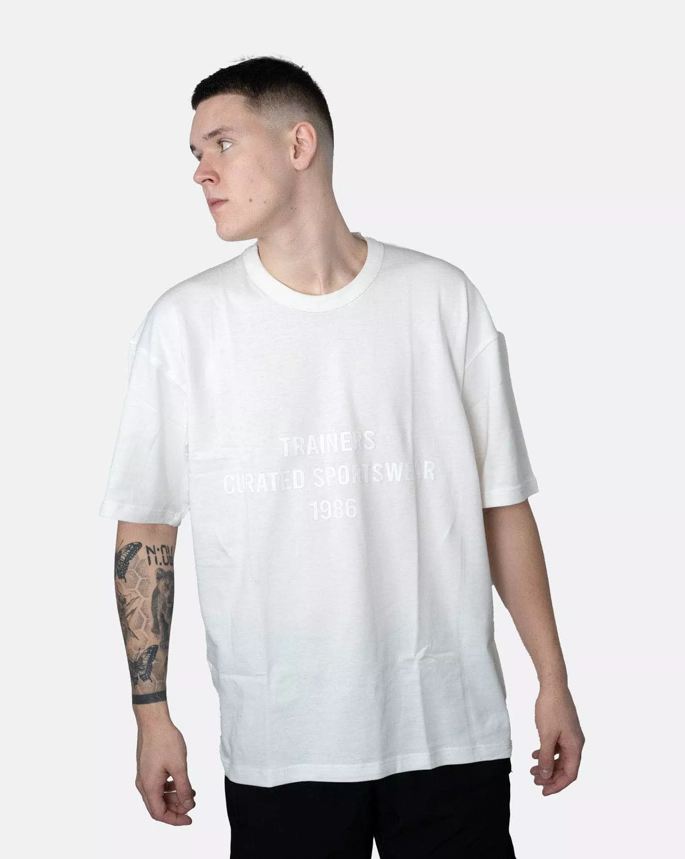 oversized sportswear tee for trainers