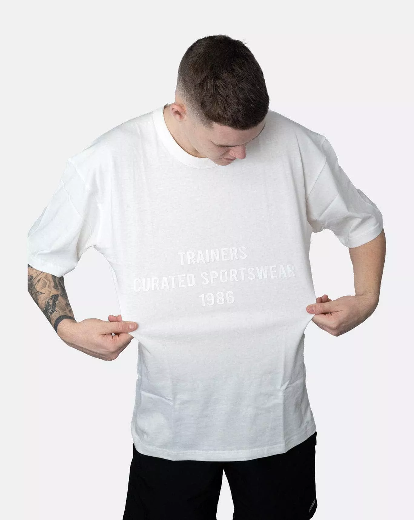 oversized sportswear tee for trainers