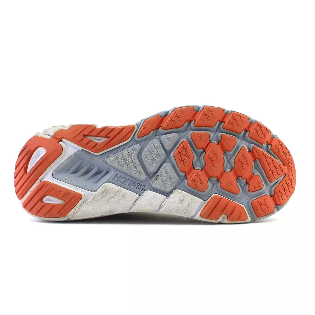 Top-rated running shoe - HOKA ONE ONE ARAHI 6