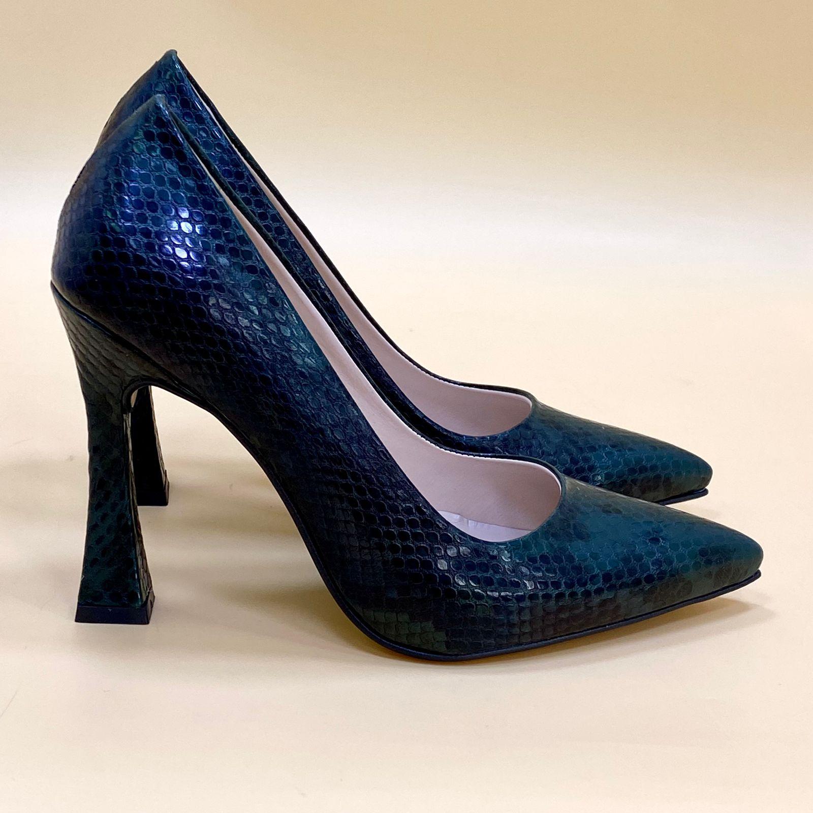 women's high heel shoes