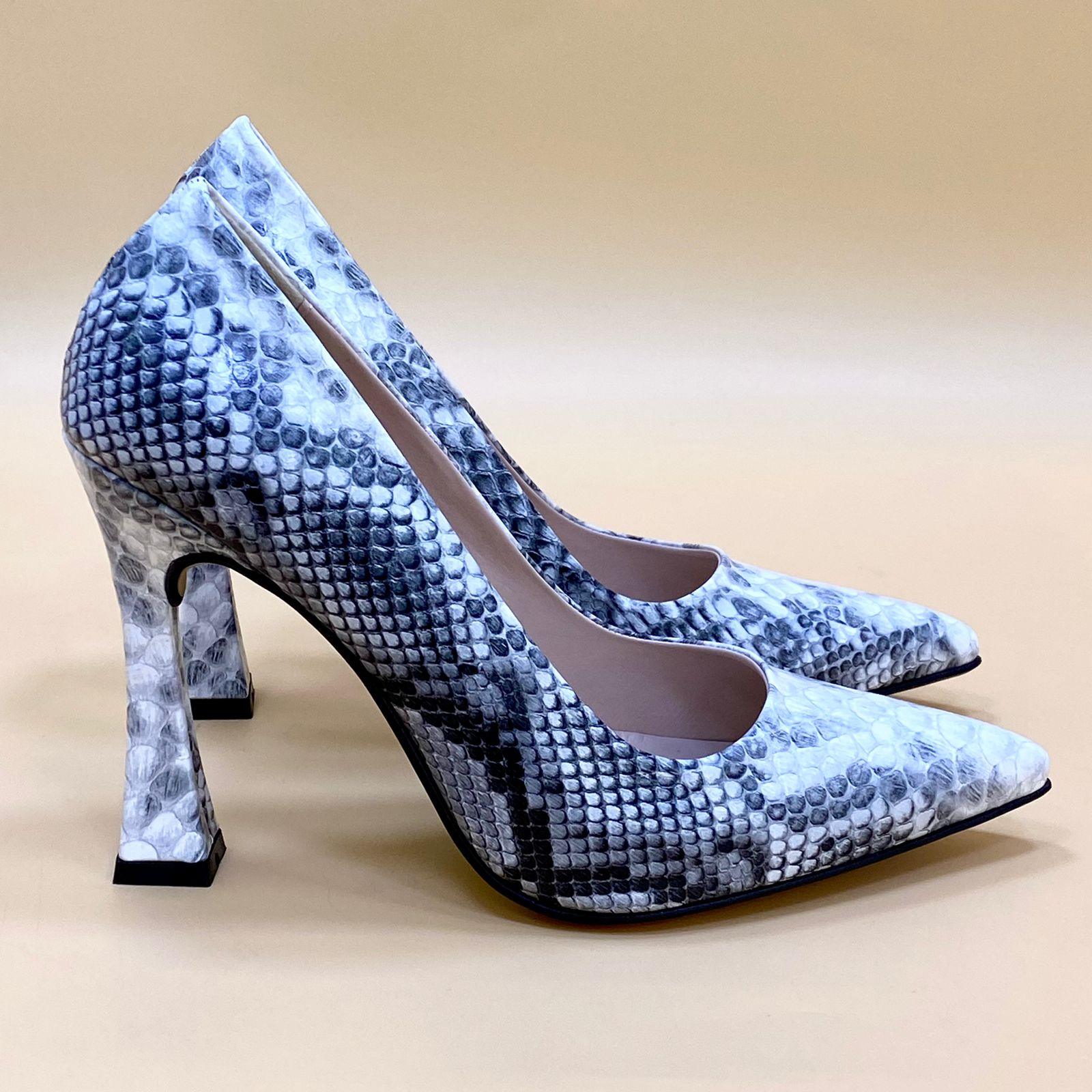 women's high heel shoes