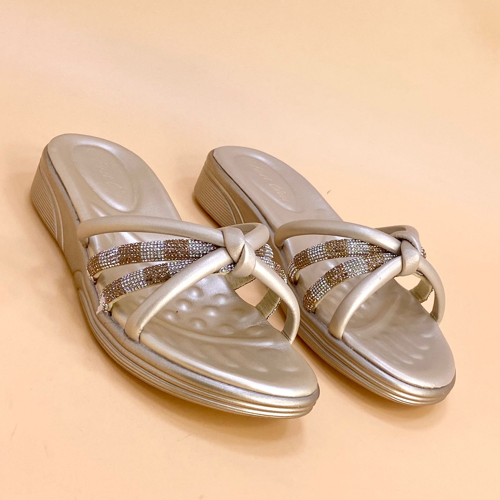 Women's Slide Sandals - W736